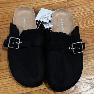 Old Navy Black clogs with Buckle